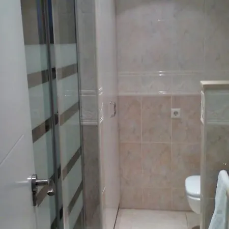 شقة El Albero Integrado En El Pyr Centrico Y En Primera Linea De Playa فوينخيرولا